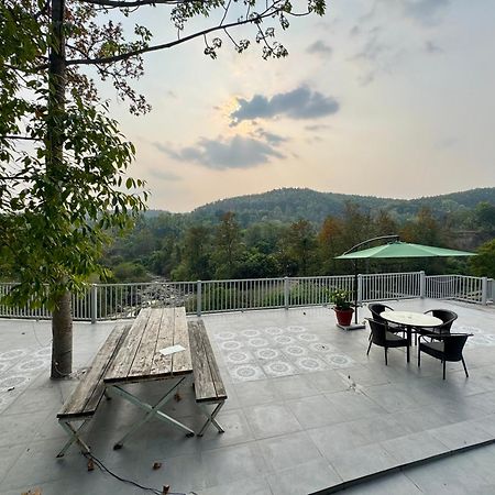 Saraiville- Luxury Riverside Cottages Dehradun Exterior photo